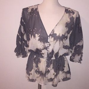 Ali & Kris dark light gray button v-neck blouse S